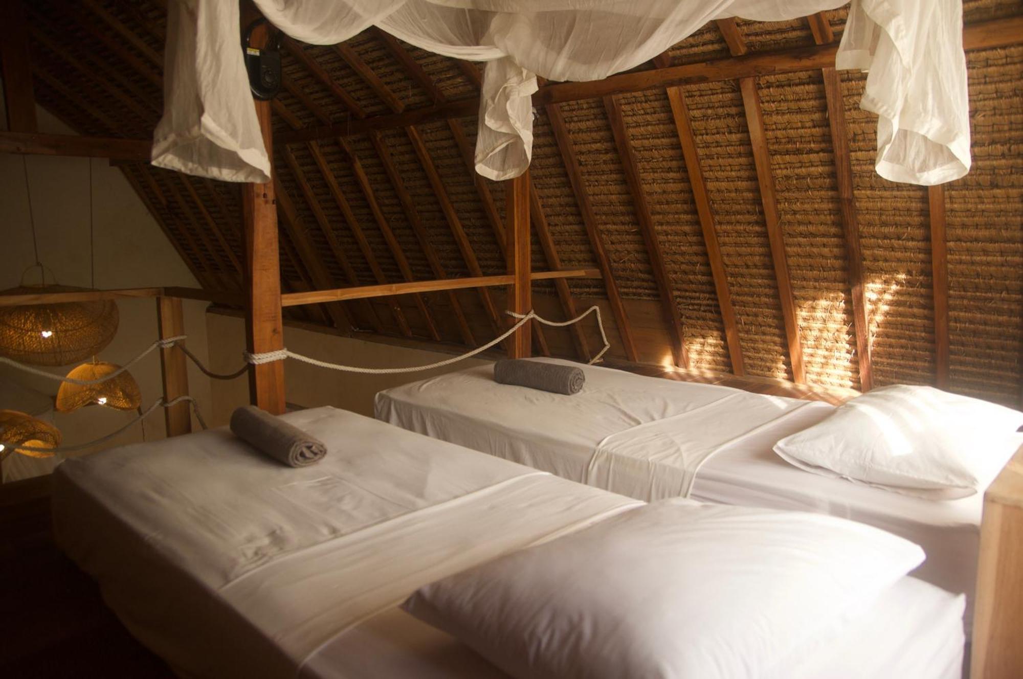 Owa Lodge Areguling Kuta  Phòng bức ảnh