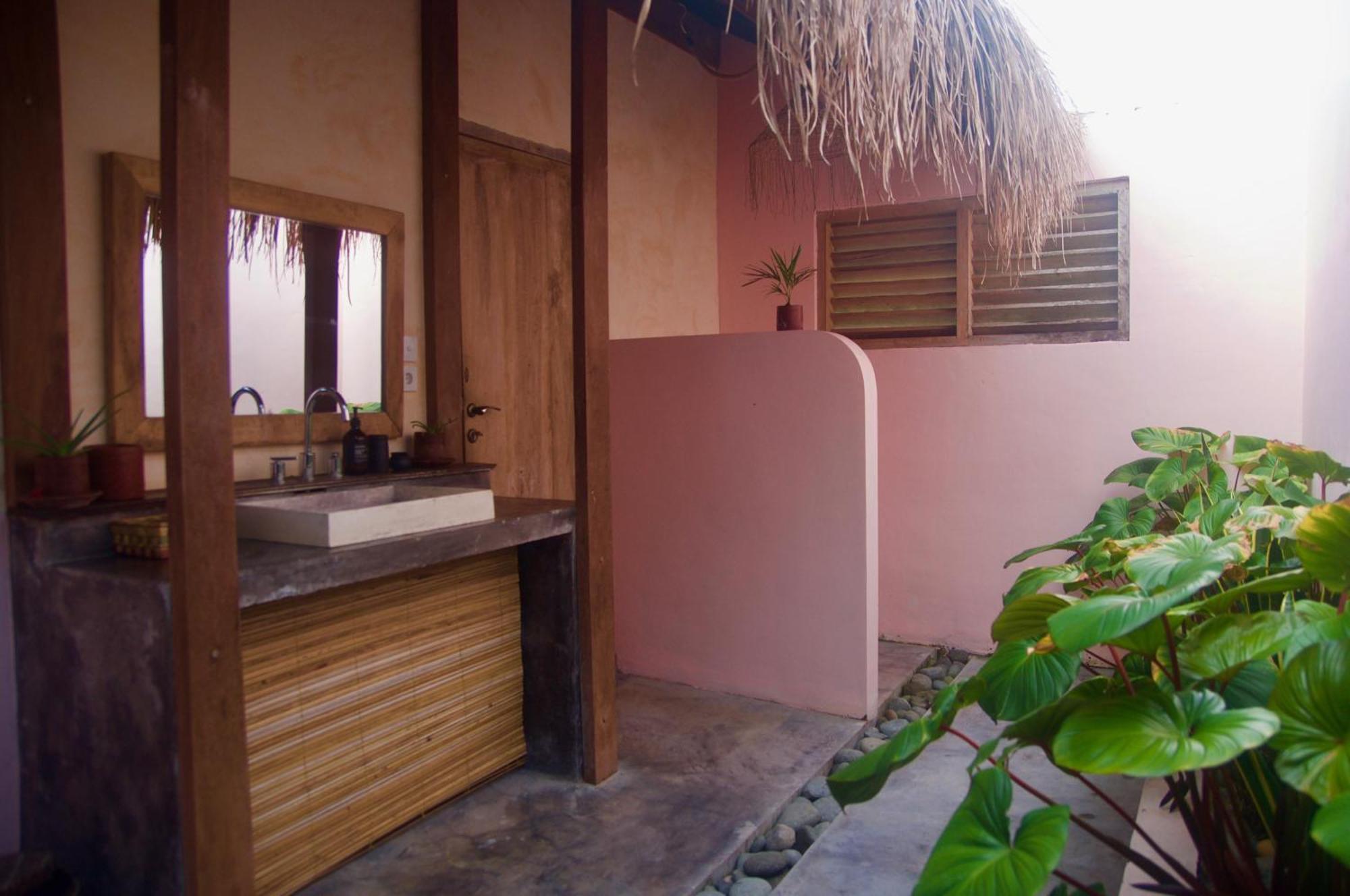 Owa Lodge Areguling Kuta  Phòng bức ảnh