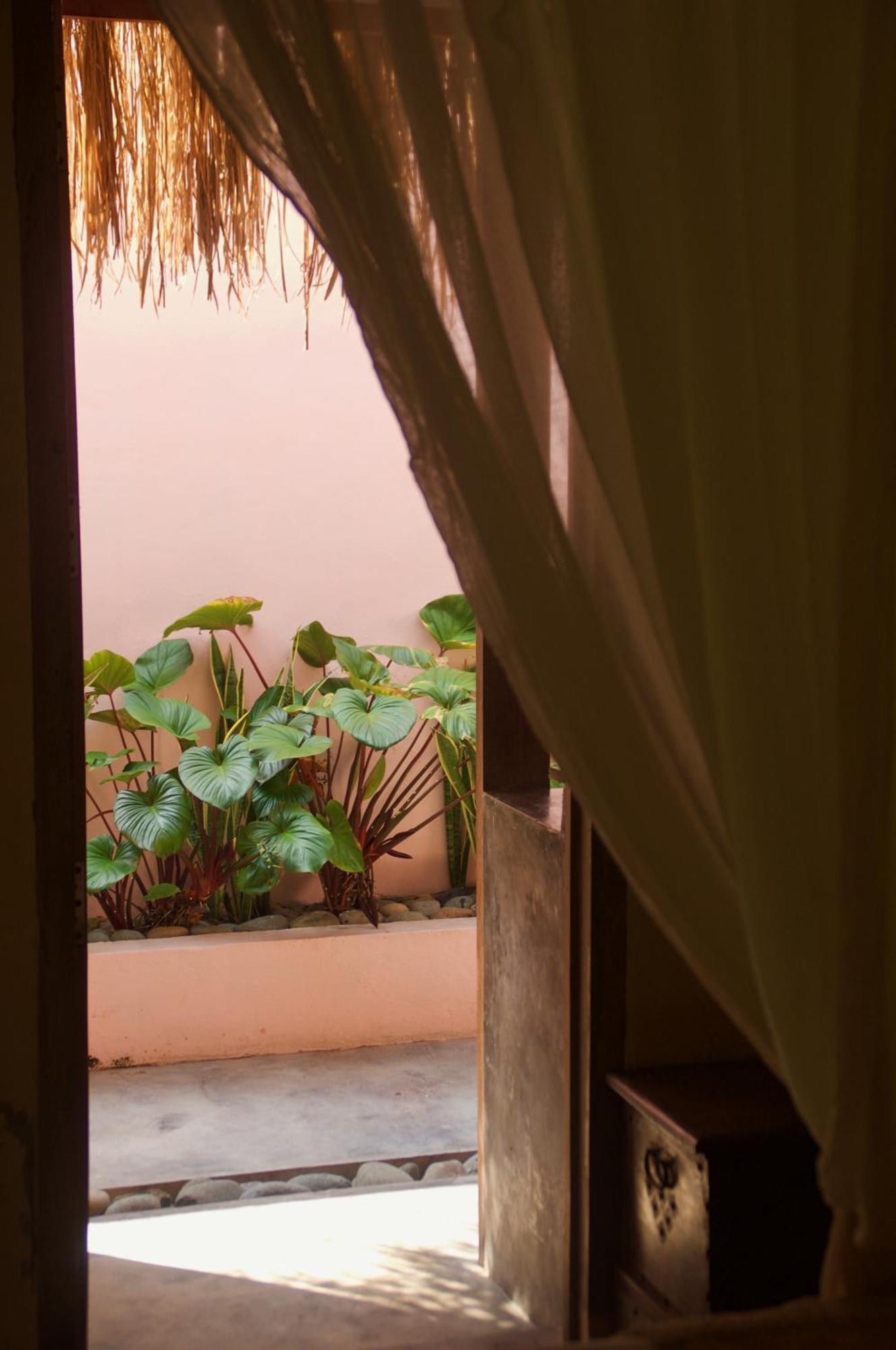 Owa Lodge Areguling Kuta  Phòng bức ảnh